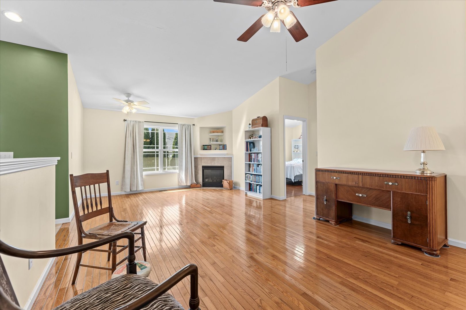 1701 E Lexington Drive Property Photo 13