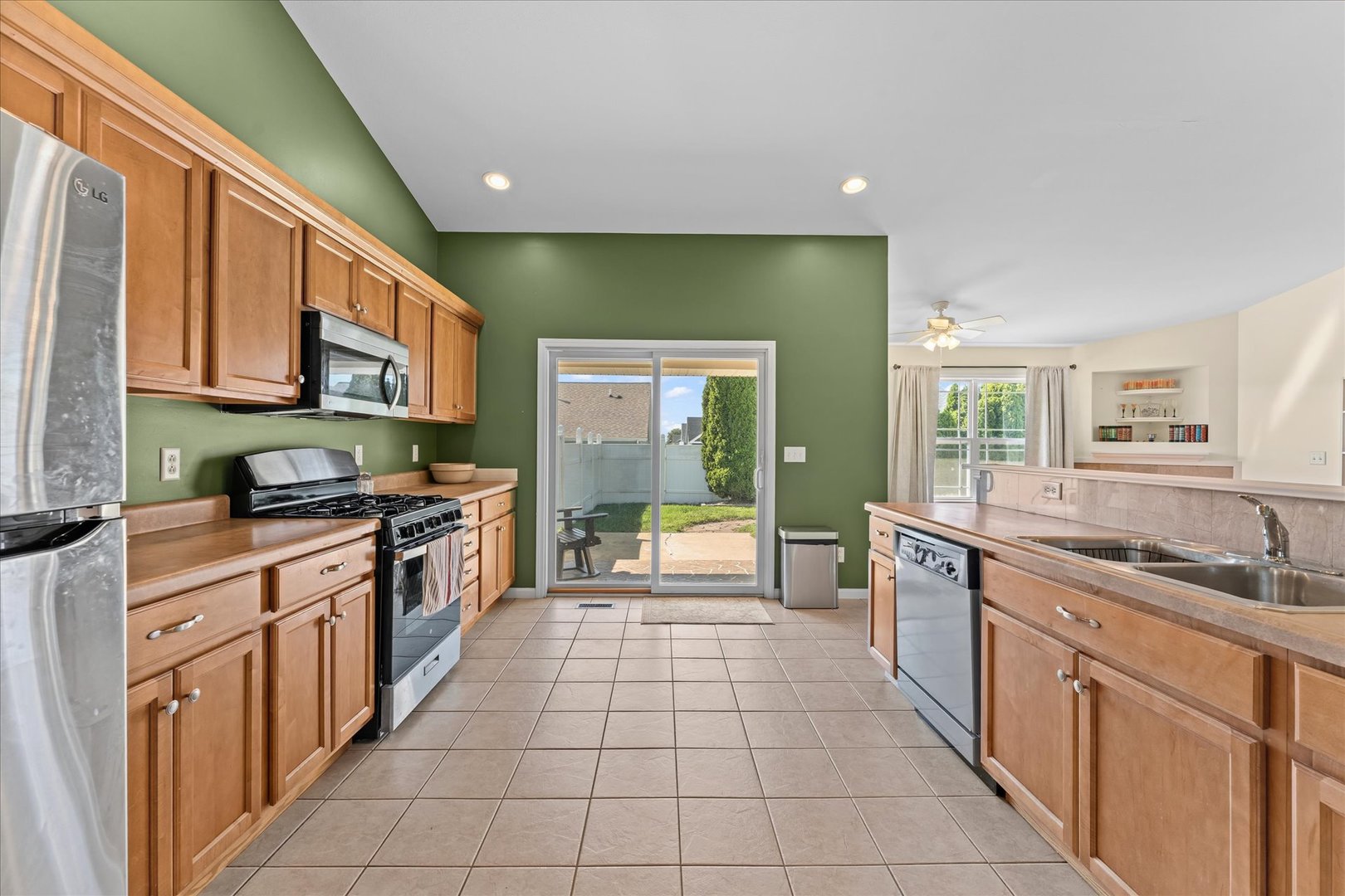 1701 E Lexington Drive Property Photo 19
