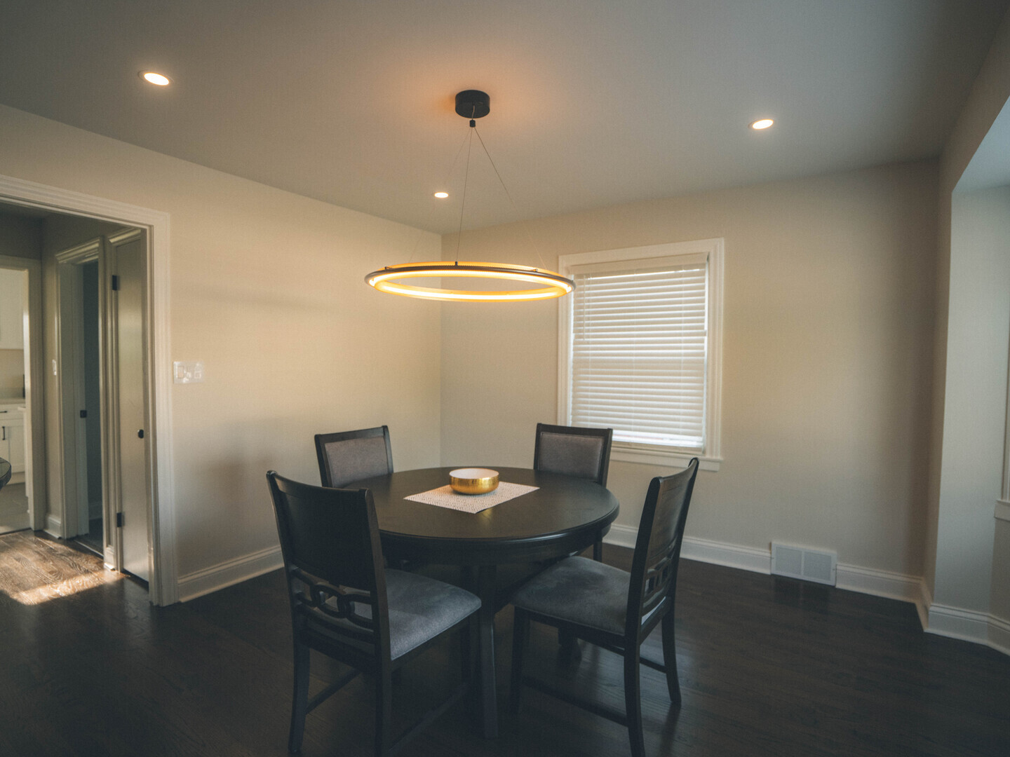 274 N Berteau Avenue Property Photo 5