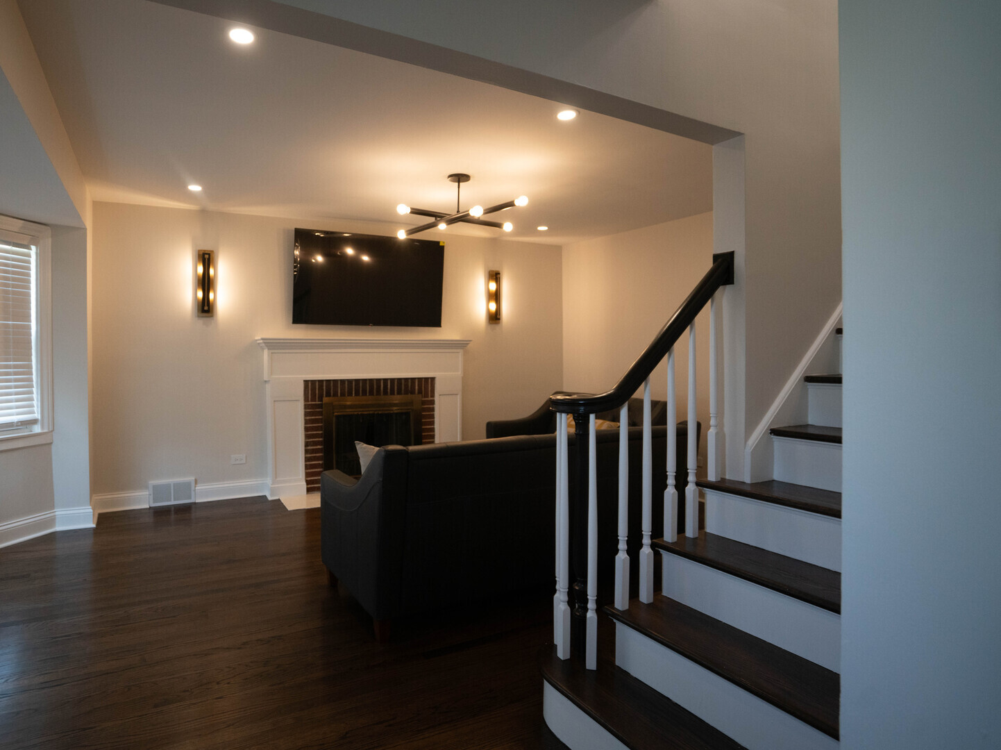 274 N Berteau Avenue Property Photo 6