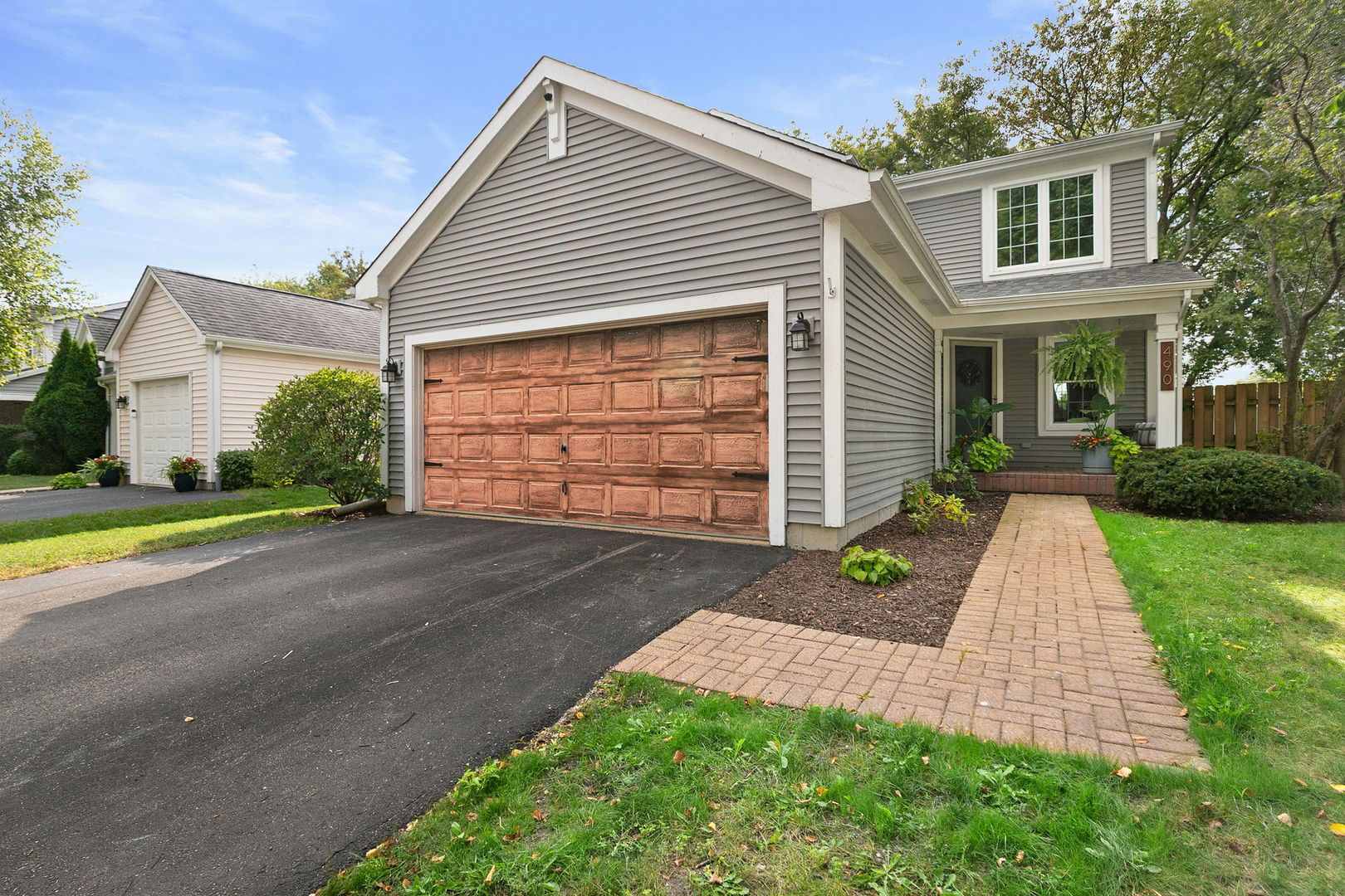 490 Cambridge Drive Property Photo 1