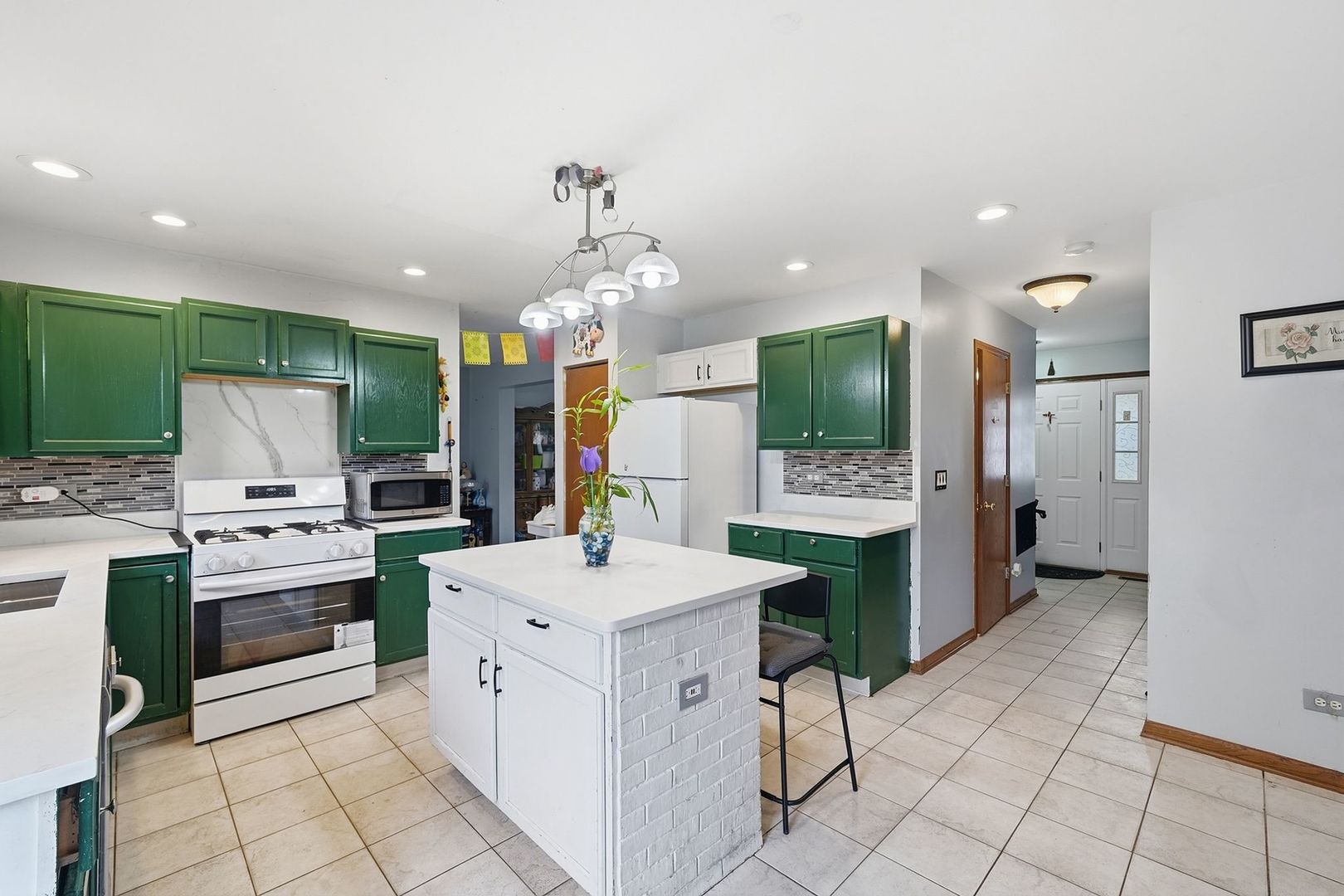 1565 Baytree Drive Property Photo 2