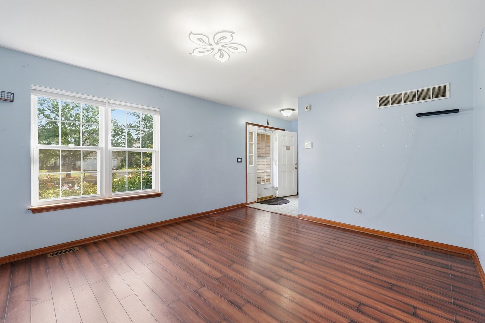 1565 Baytree Drive Property Photo 4
