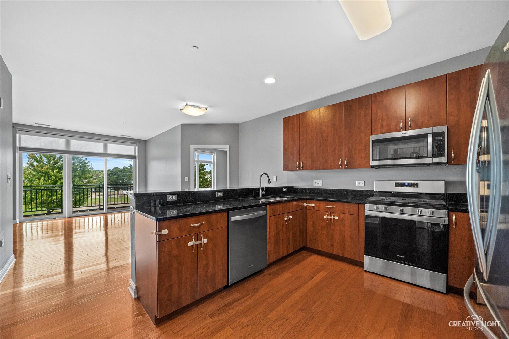 160 S River Street 206 Property Photo 2