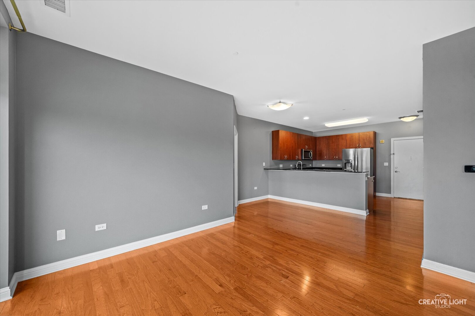 160 S River Street 206 Property Photo 5
