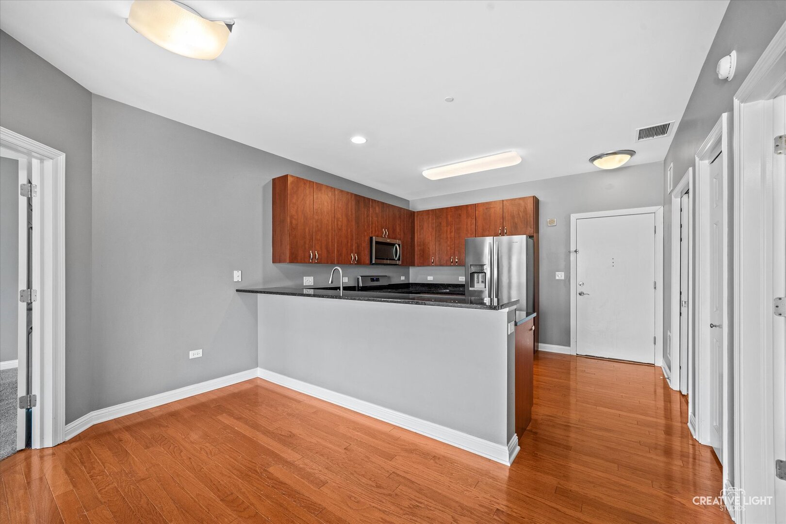 160 S River Street 206 Property Photo 6