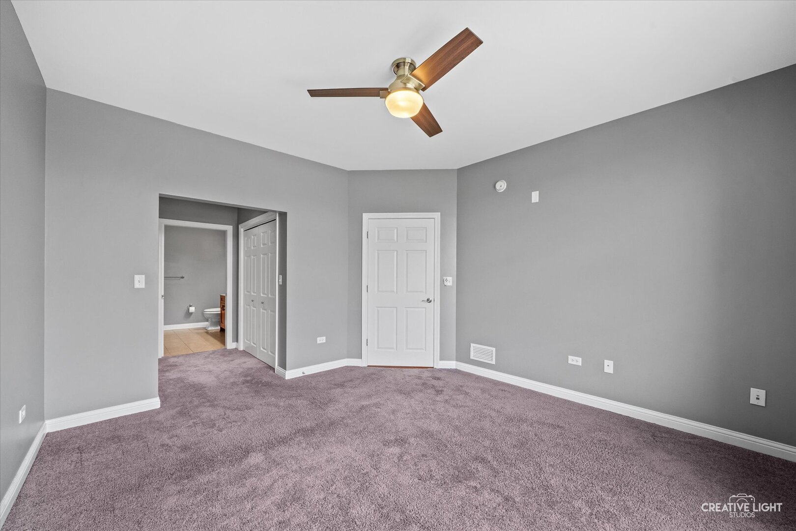 160 S River Street 206 Property Photo 9