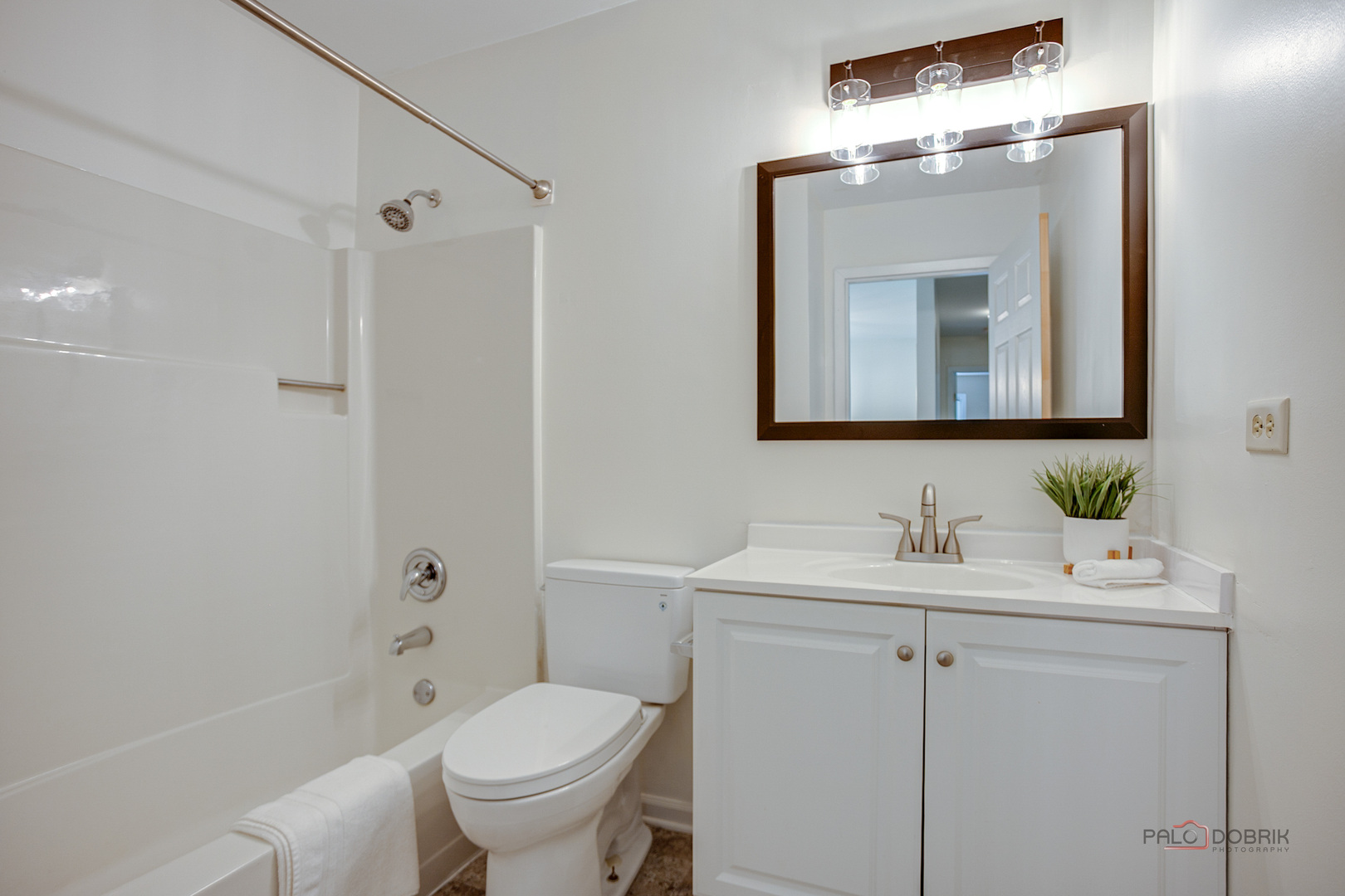 8 Lindon Lane Property Photo 17