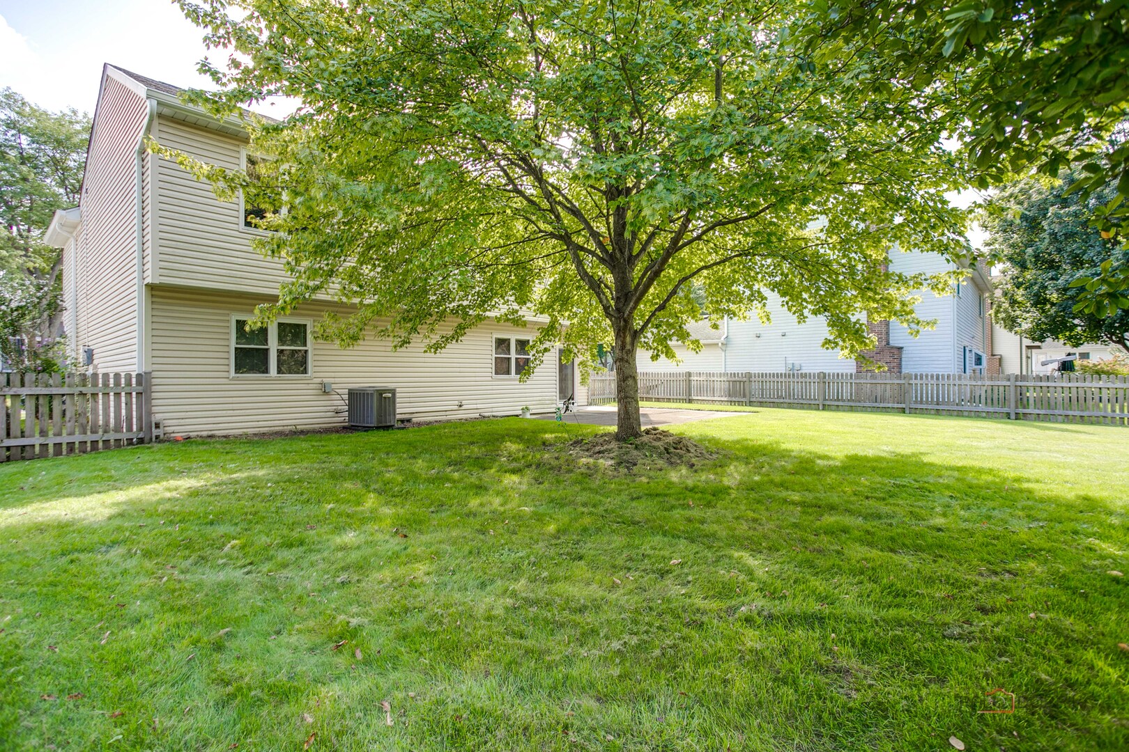 8 Lindon Lane Property Photo 28