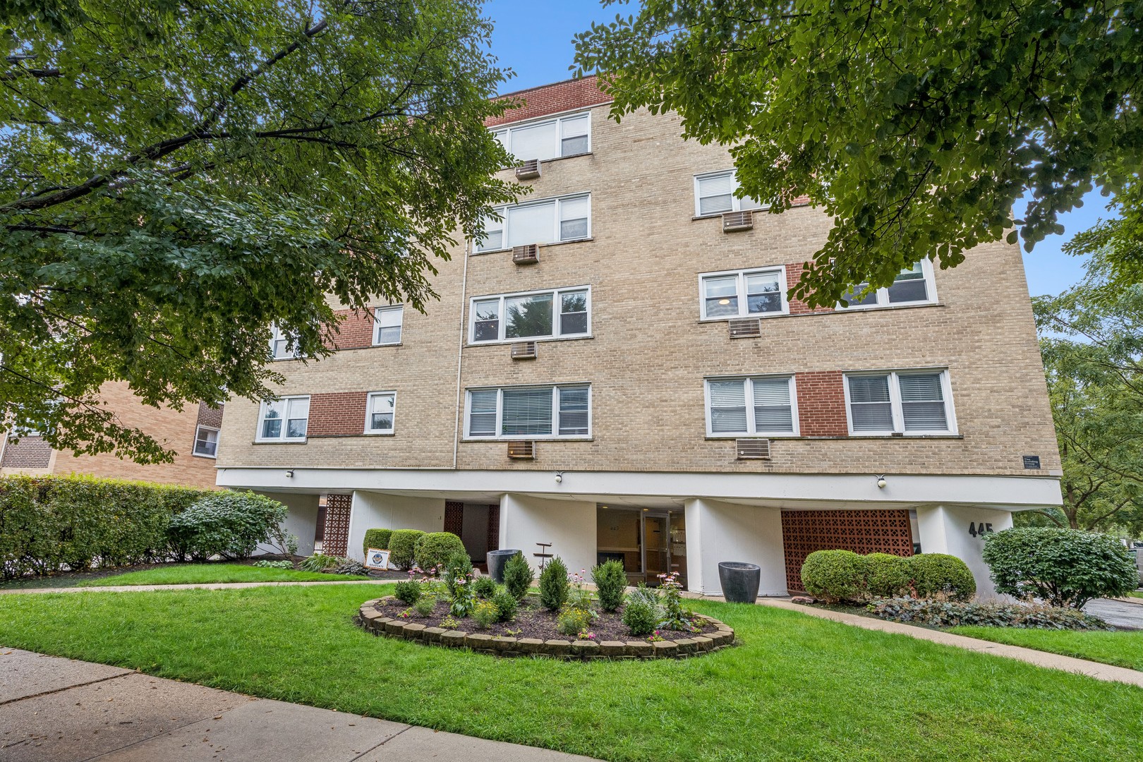 445 Sherman Avenue 302 Property Photo 1