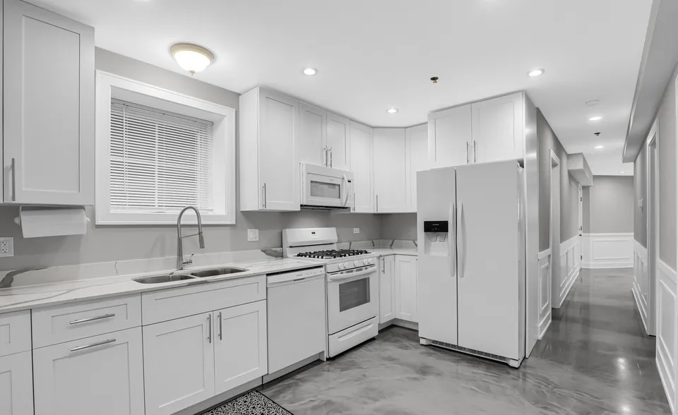 3624 W George Street G Property Photo 4