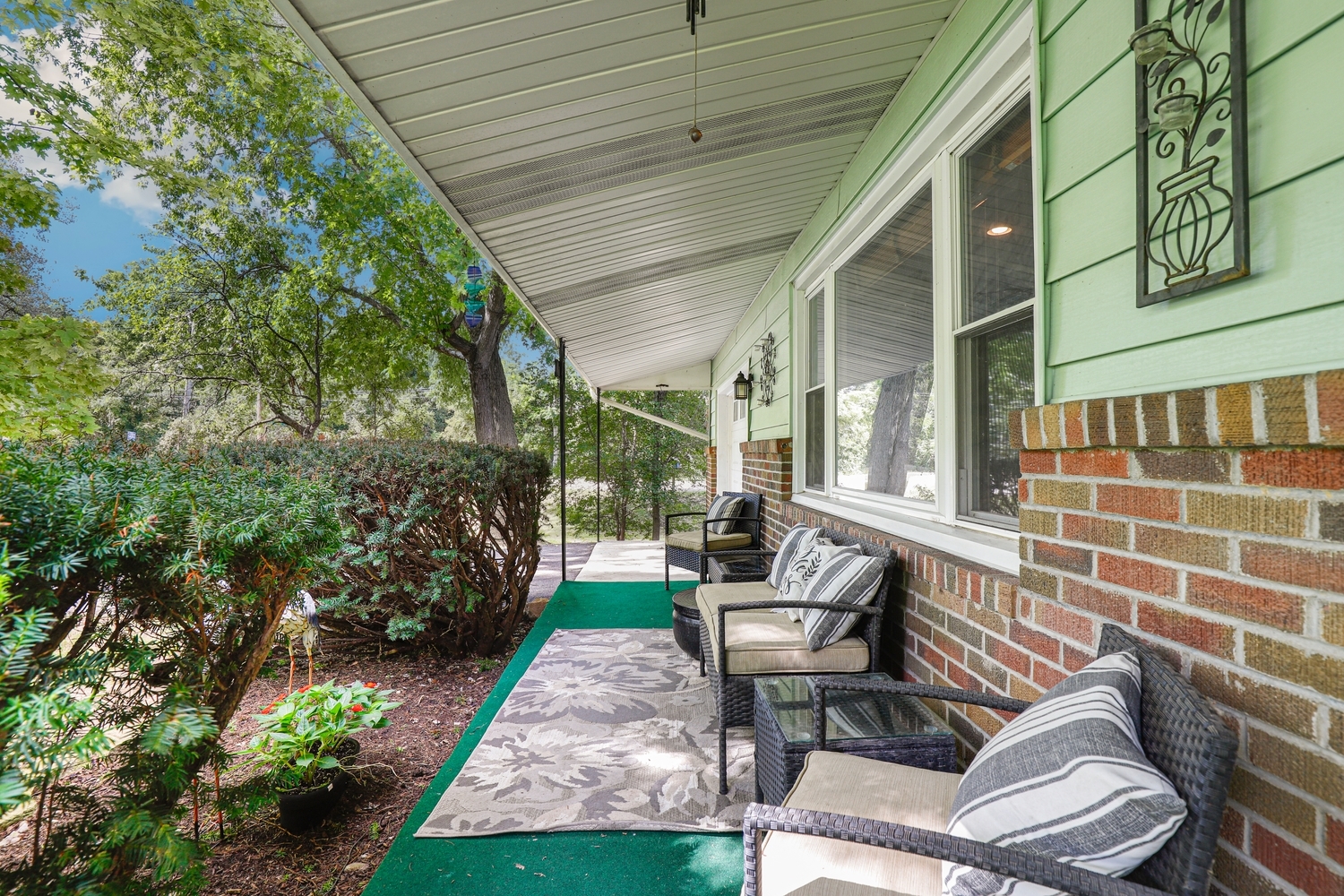 17558 Thorndale Court Property Photo 3