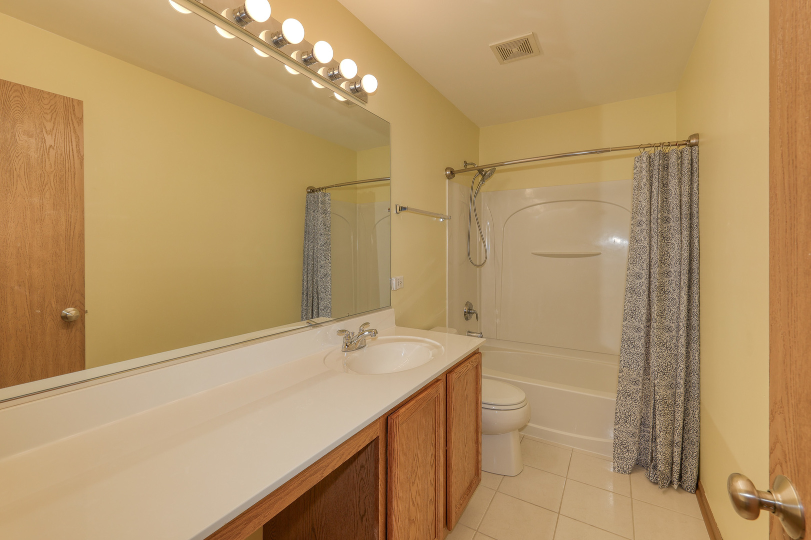 220 W Meadow Drive Property Photo 17