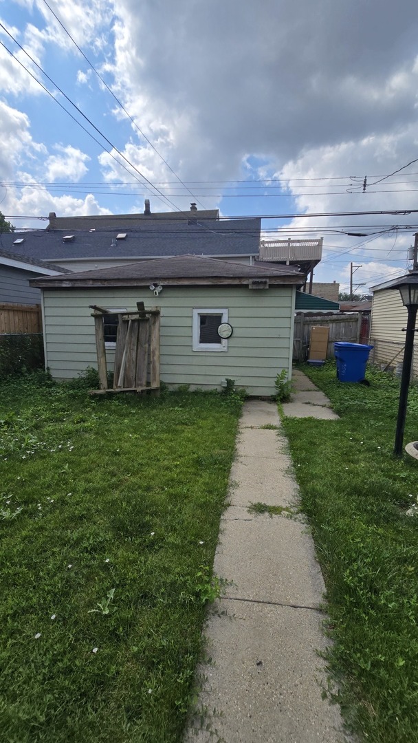 3541 W Diversey Avenue Property Photo 4