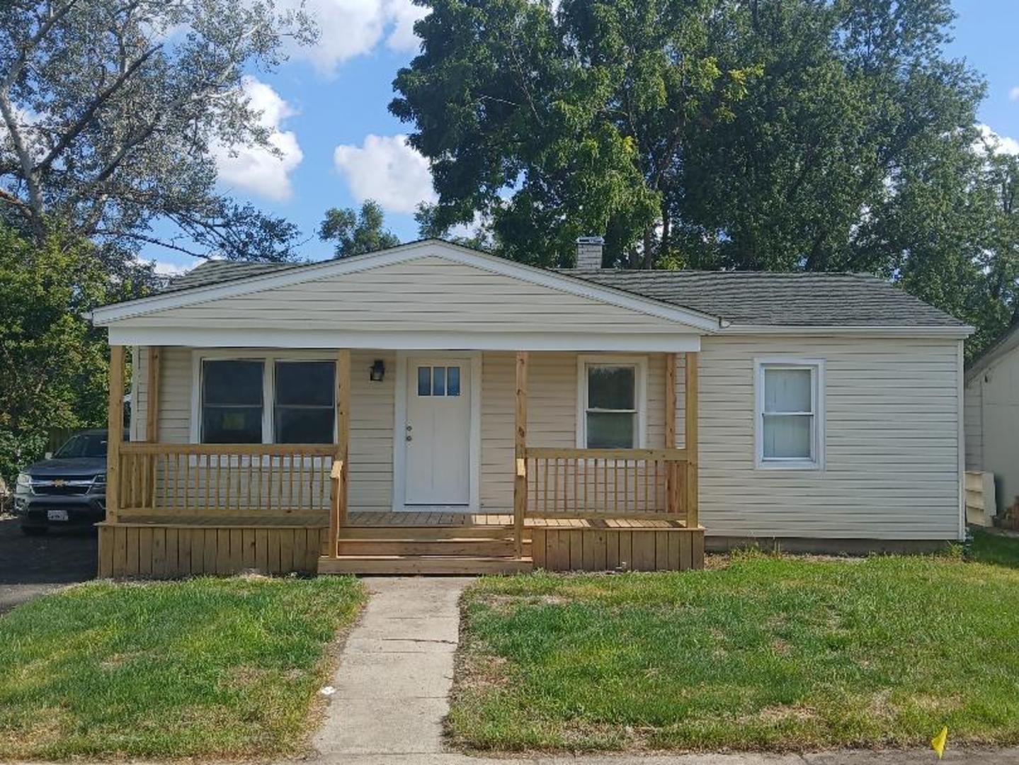 2402 E Sauk Trail Property Photo 1