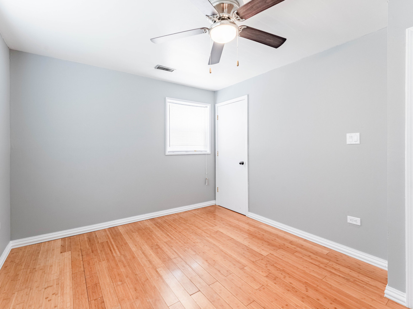 14732 Dorchester Avenue Property Photo 19