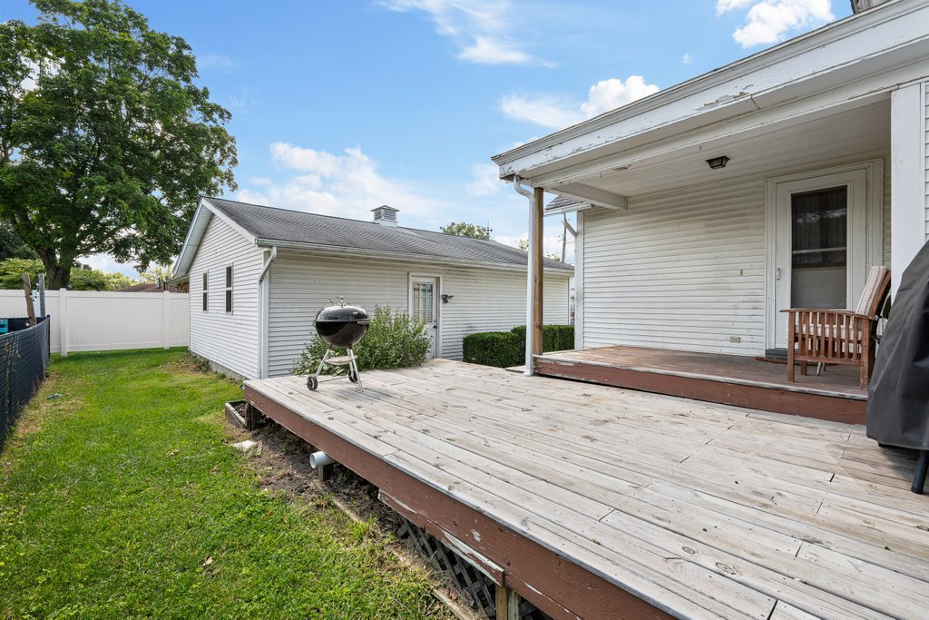 404 E Chestnut Street Property Photo 4