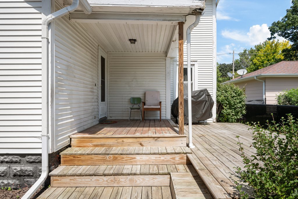 404 E Chestnut Street Property Photo 5