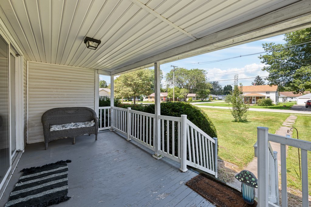 404 E Chestnut Street Property Photo 6