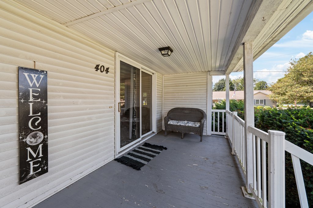 404 E Chestnut Street Property Photo 7
