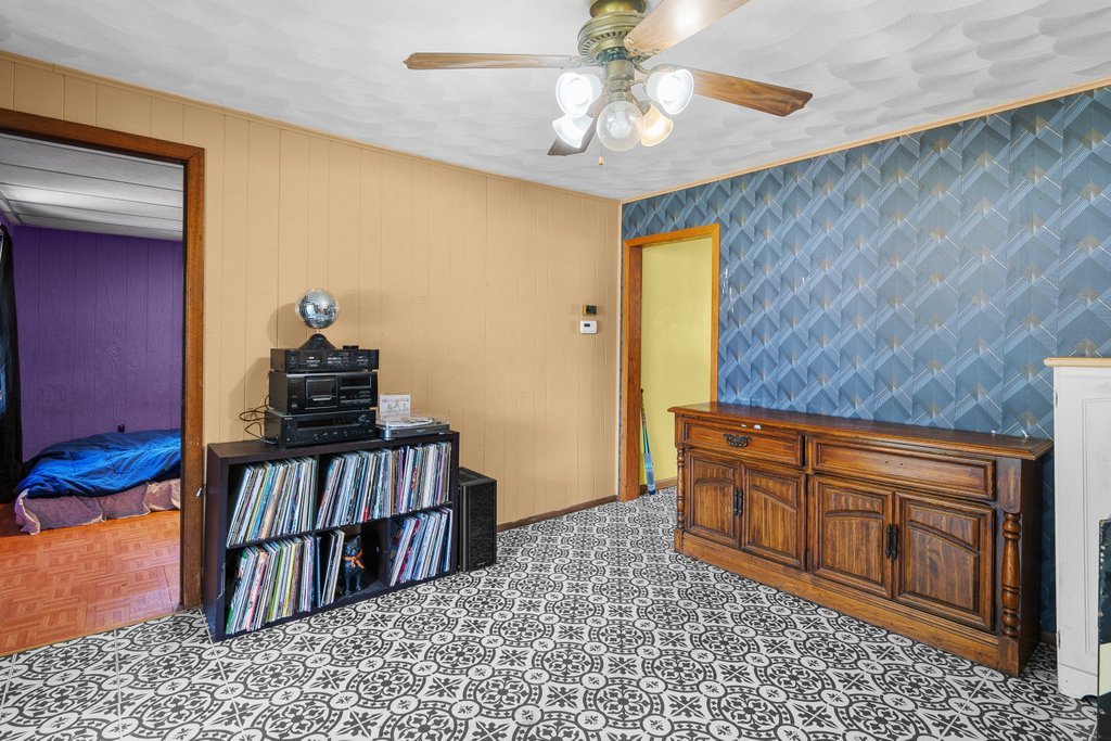 404 E Chestnut Street Property Photo 13