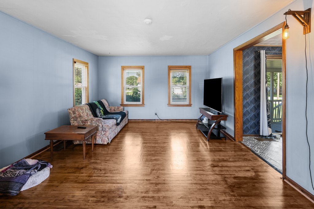 404 E Chestnut Street Property Photo 16