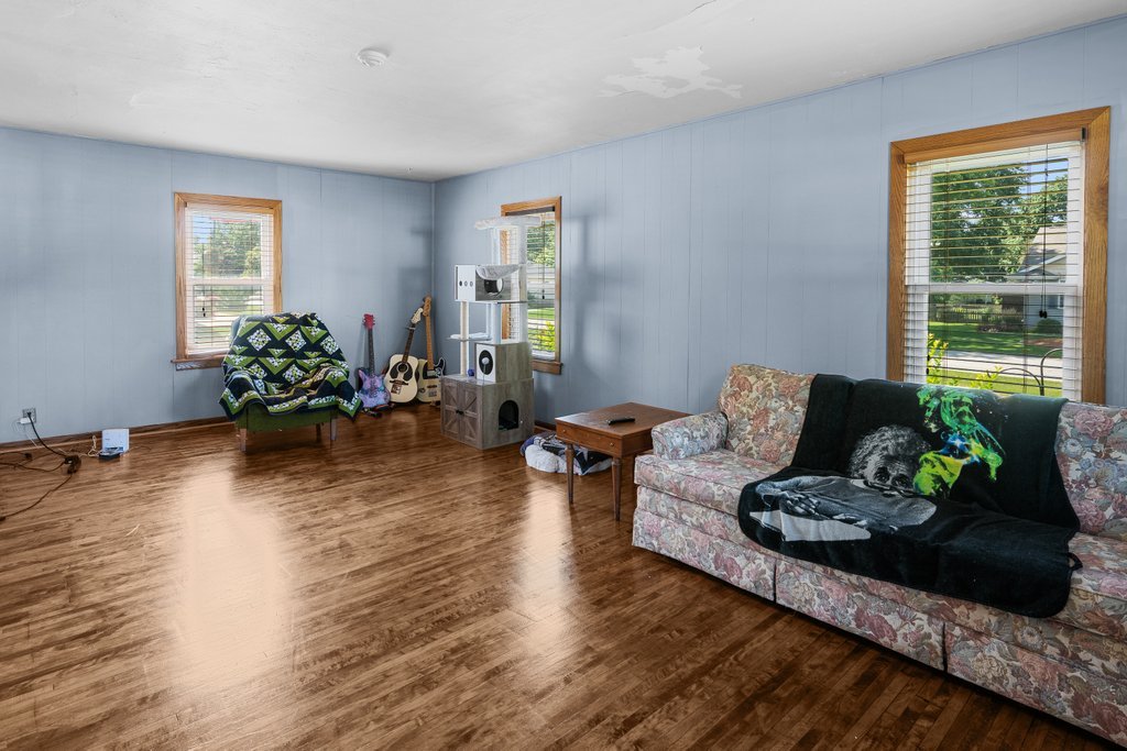 404 E Chestnut Street Property Photo 18
