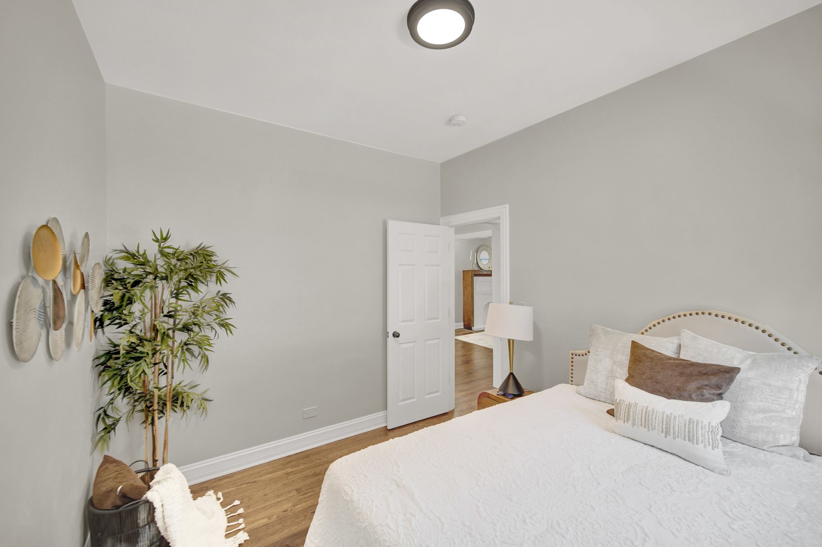 7707 S Ridgeland Avenue Property Photo 19