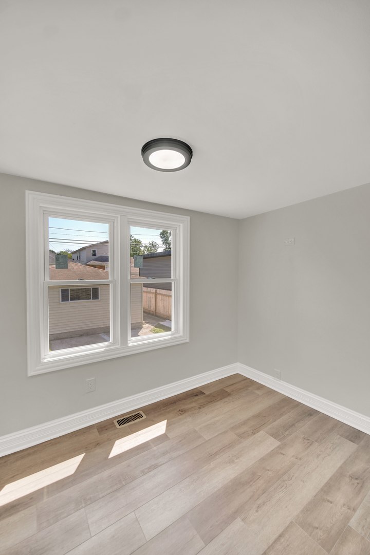 7707 S Ridgeland Avenue Property Photo 30