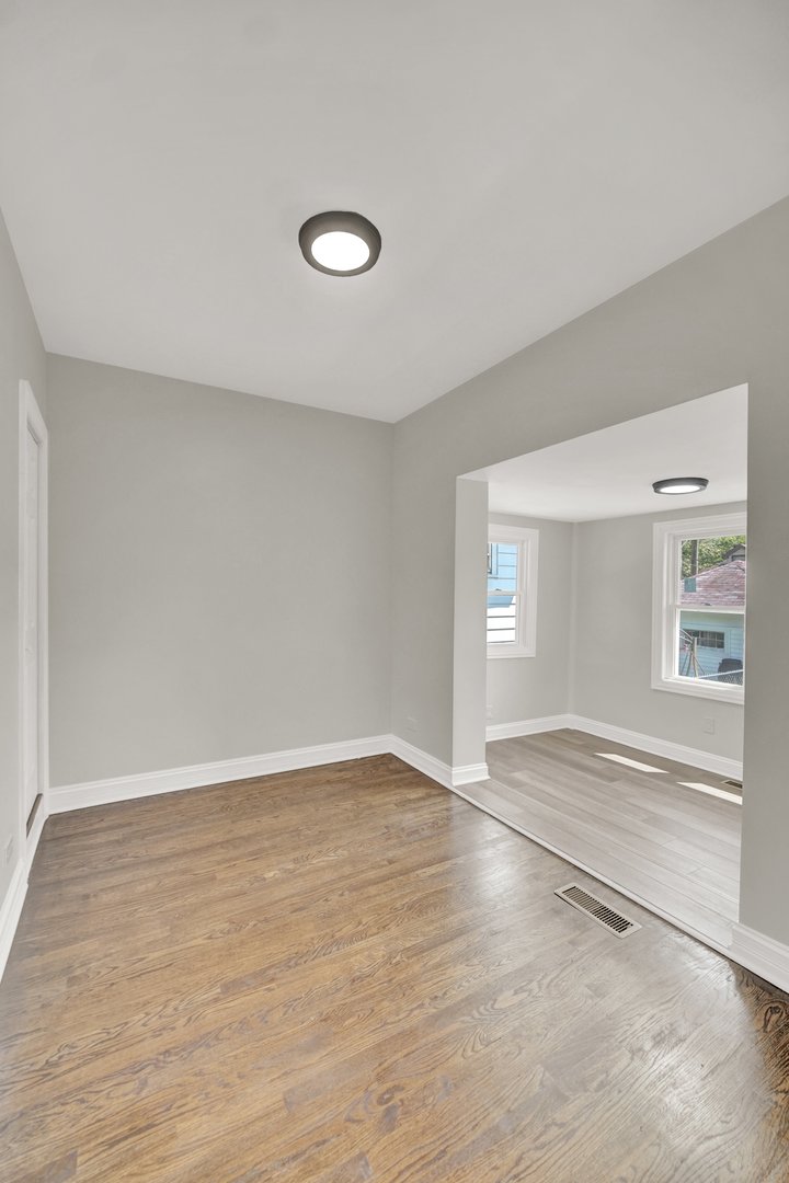 7707 S Ridgeland Avenue Property Photo 31