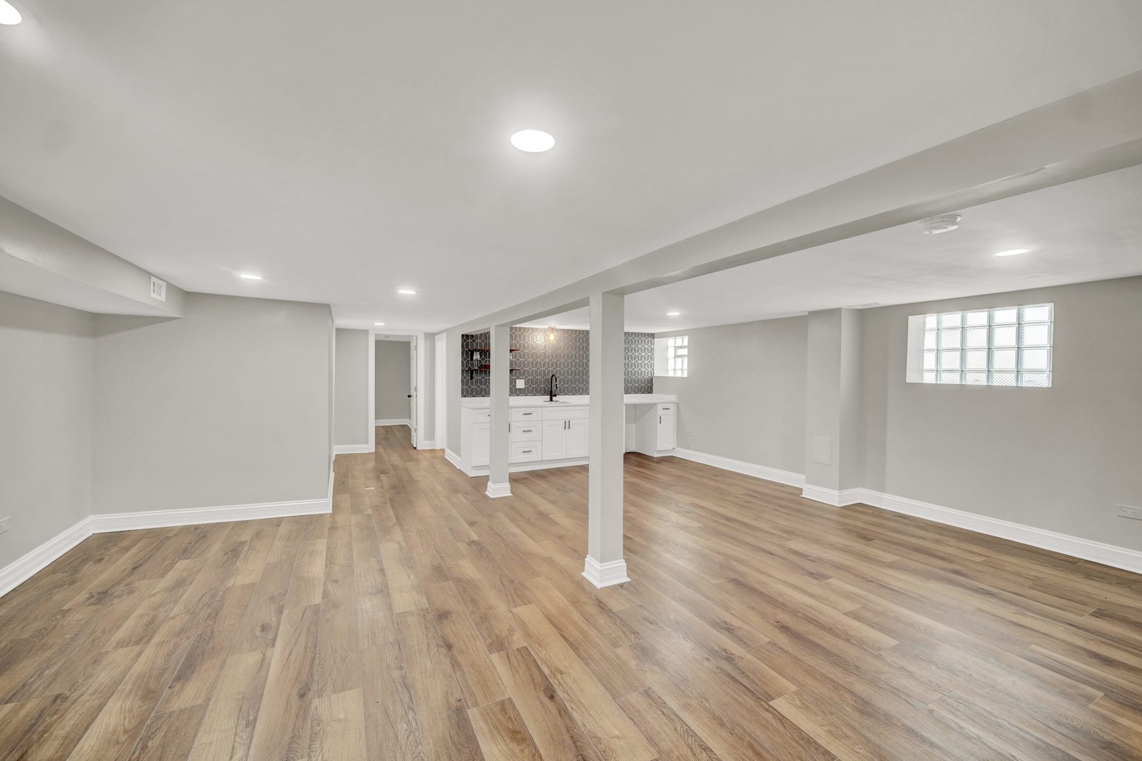 7707 S Ridgeland Avenue Property Photo 32