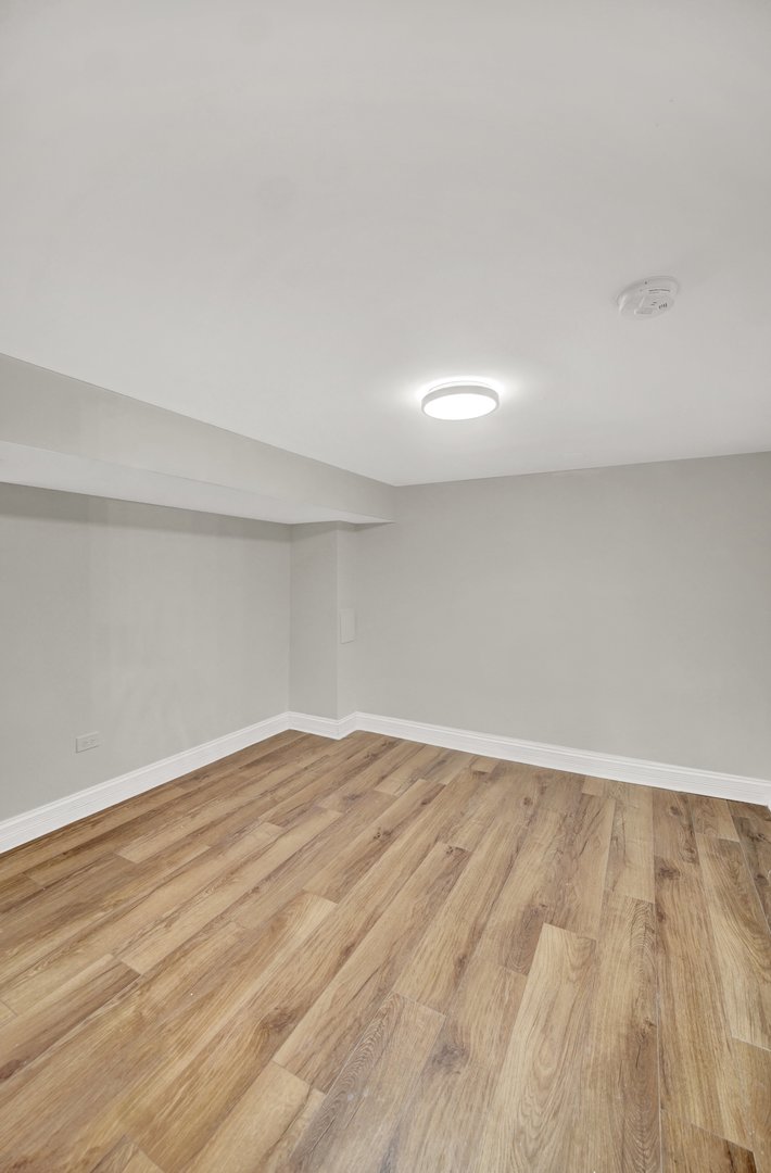 7707 S Ridgeland Avenue Property Photo 34