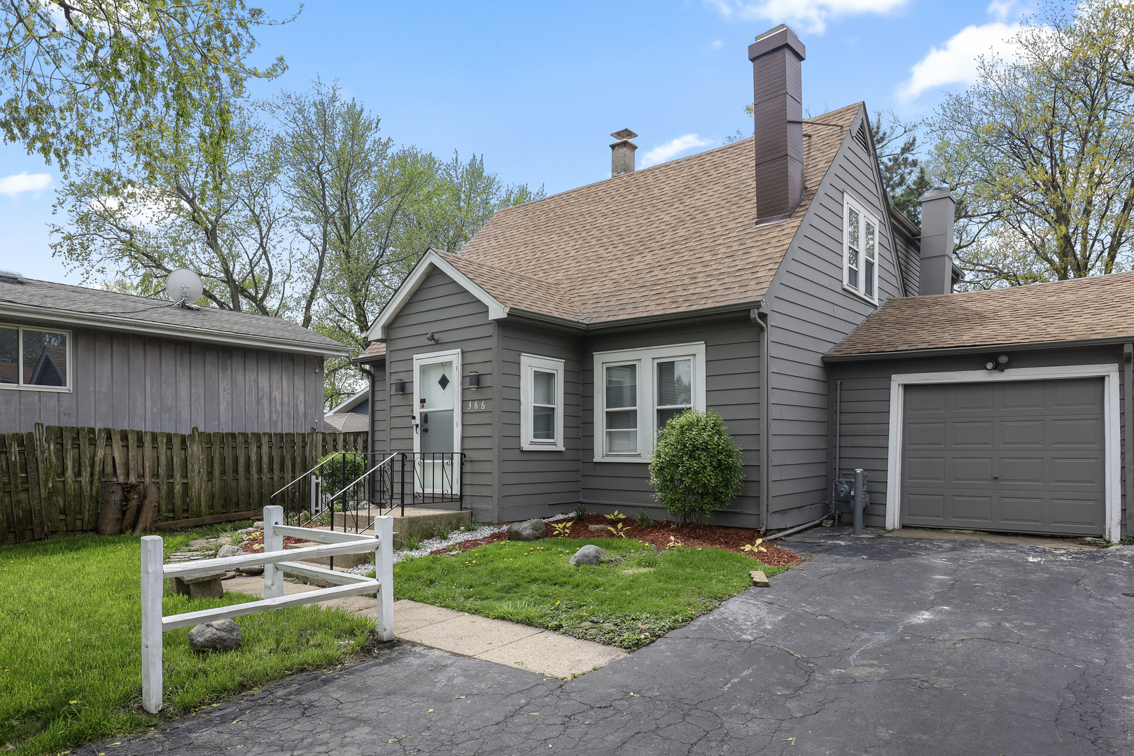 366 N Hemlock Avenue Property Photo 1