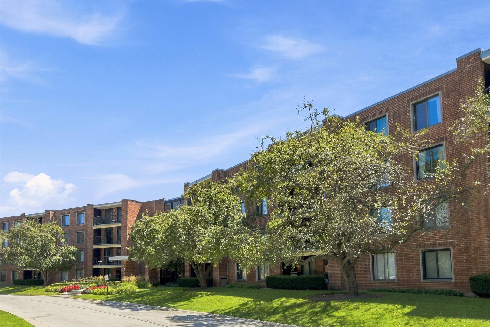 1415 E Central Road 319C
