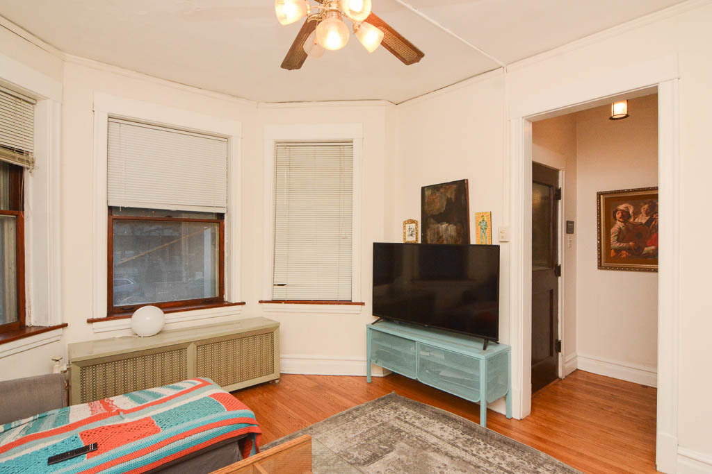 3821 N Damen Avenue 2 Property Photo 7
