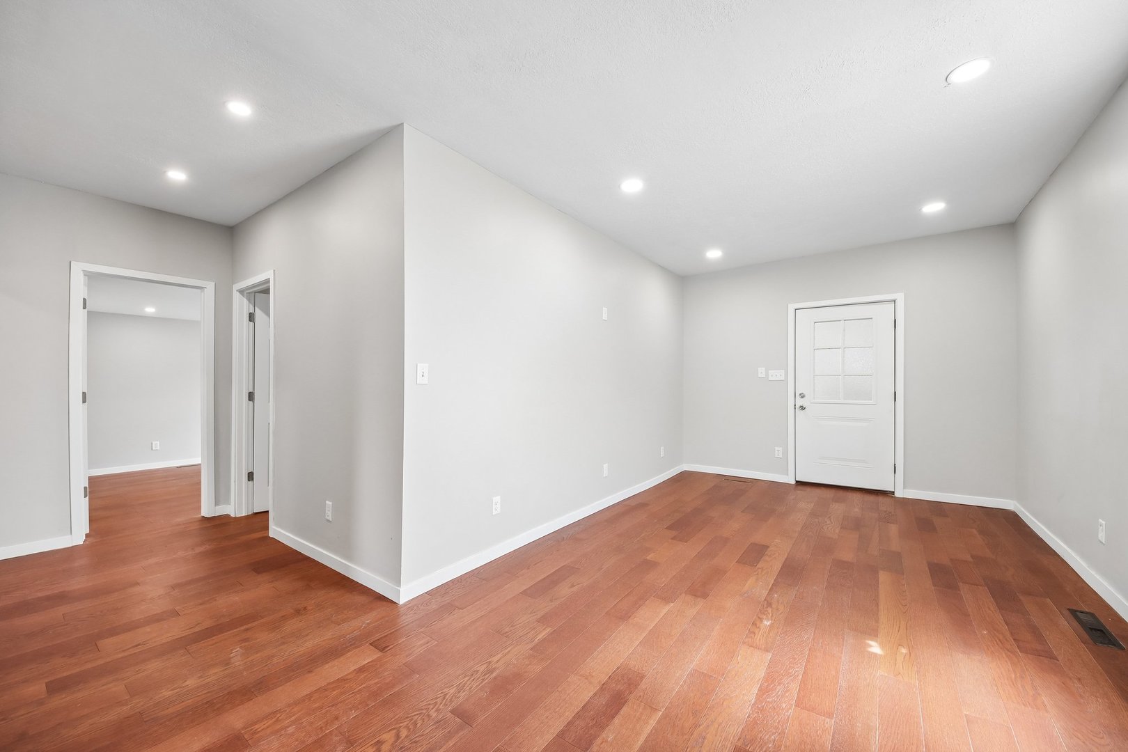 255 N Hunter Avenue Property Photo 4