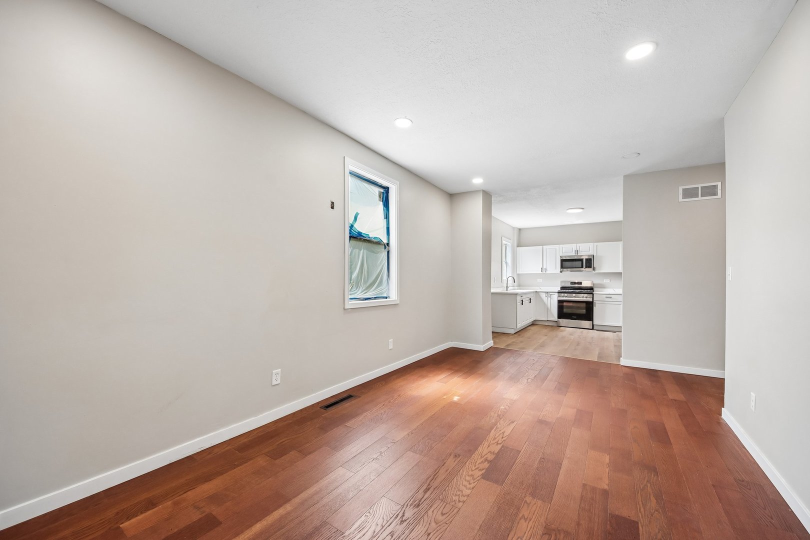 255 N Hunter Avenue Property Photo 5