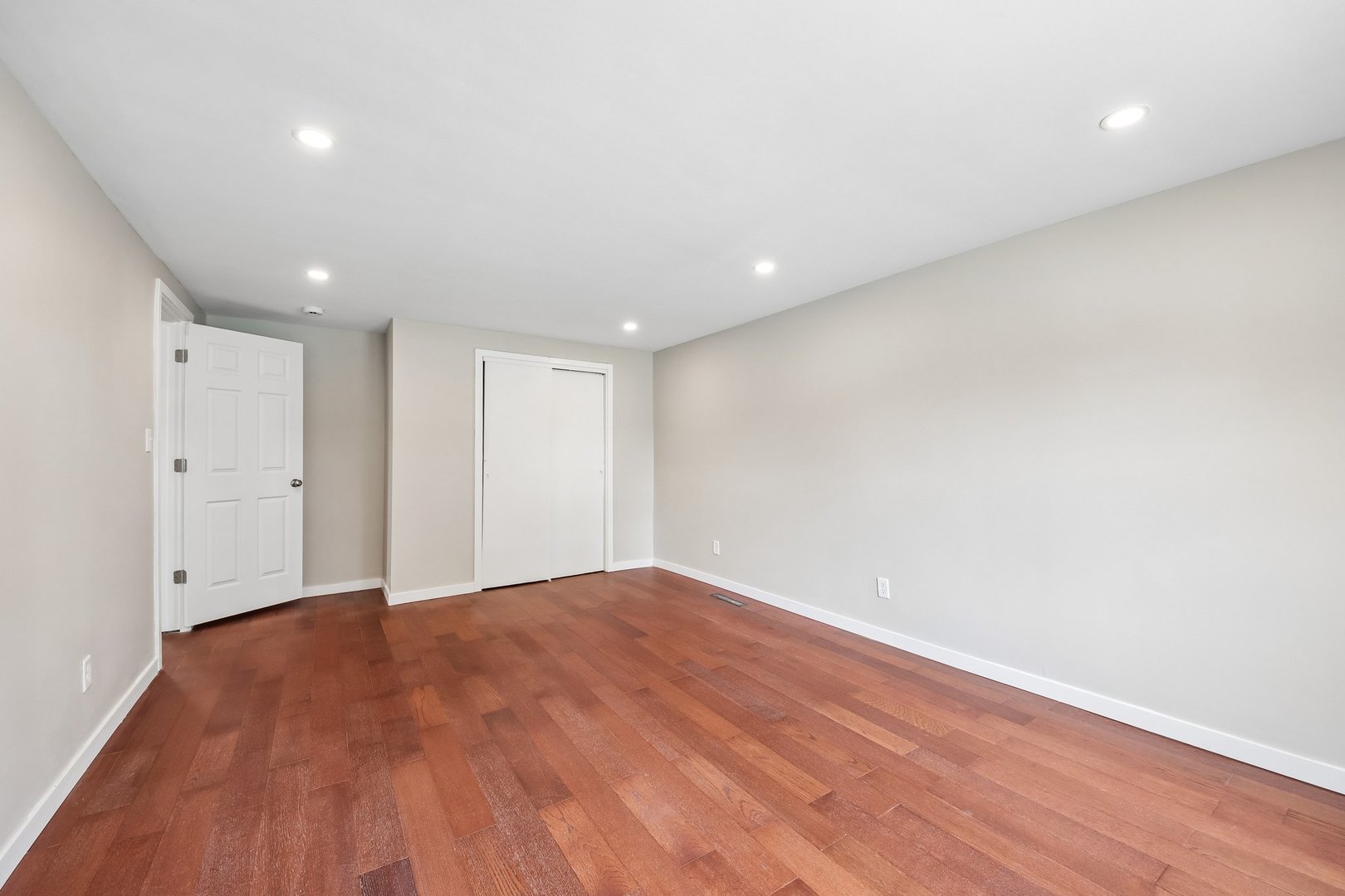 255 N Hunter Avenue Property Photo 9