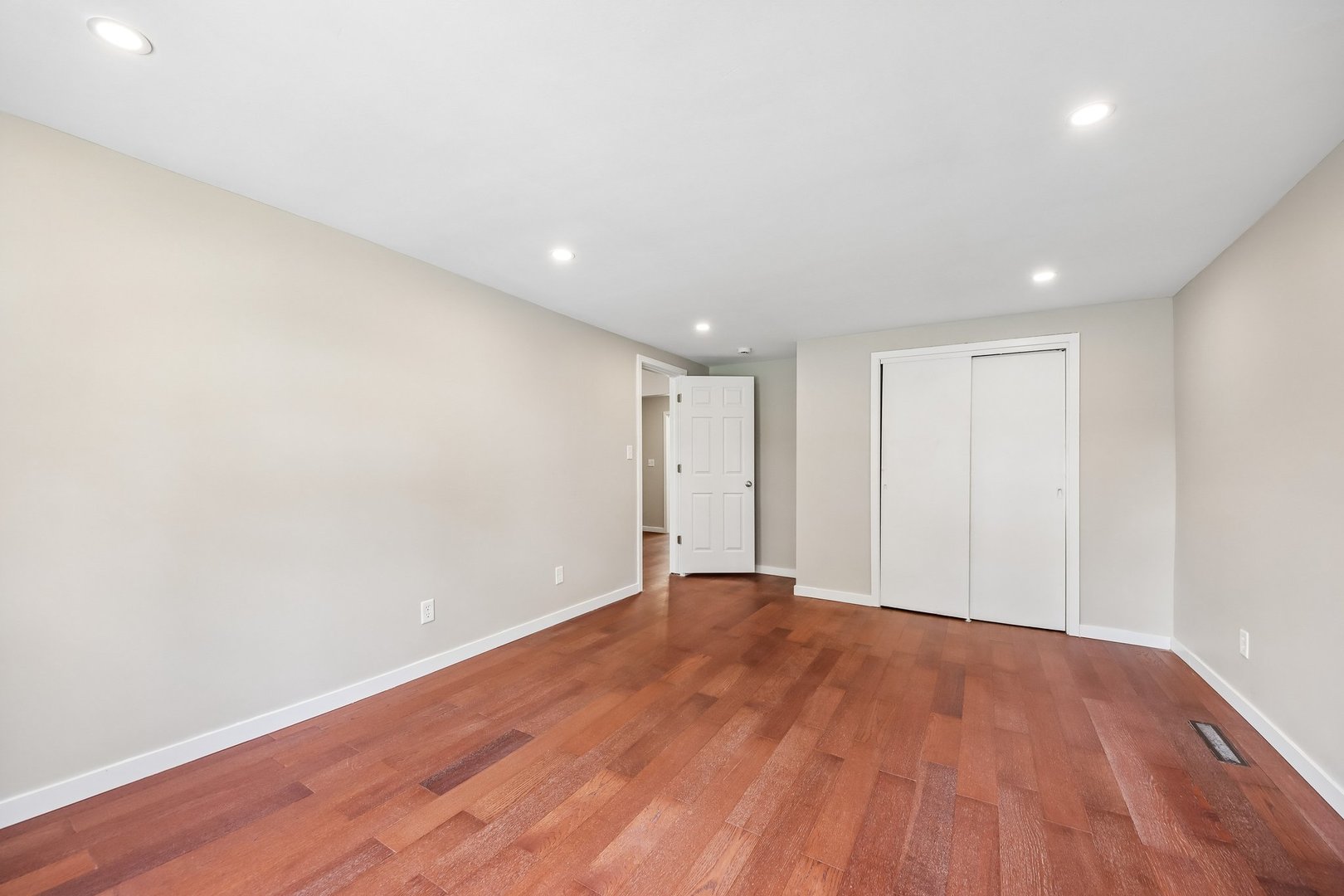 255 N Hunter Avenue Property Photo 10