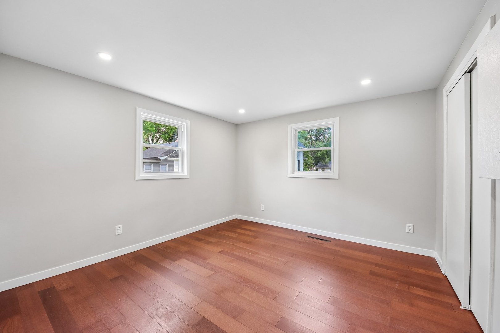 255 N Hunter Avenue Property Photo 11