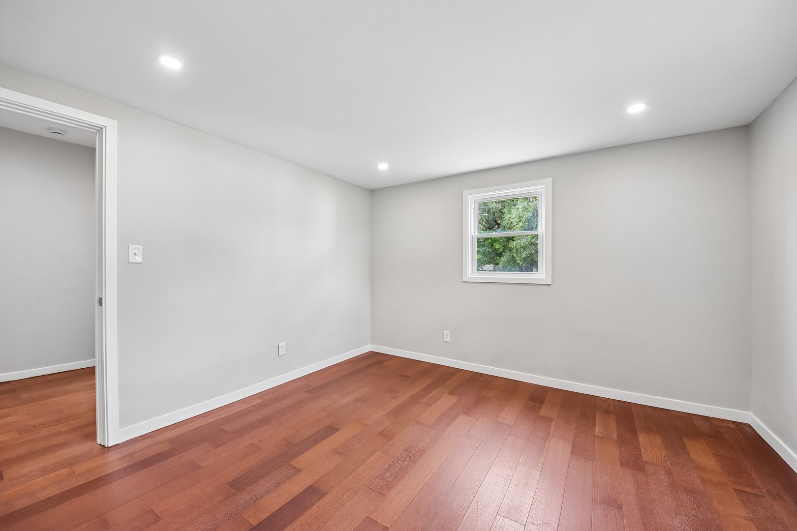255 N Hunter Avenue Property Photo 13