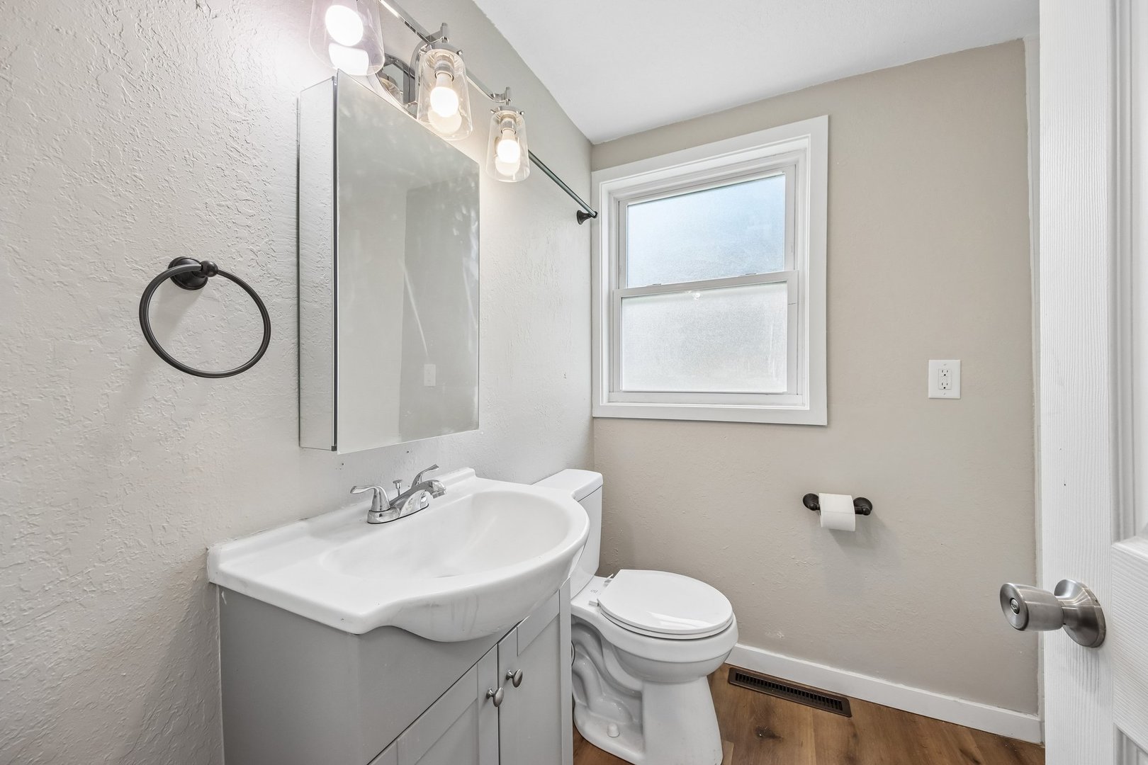 255 N Hunter Avenue Property Photo 14