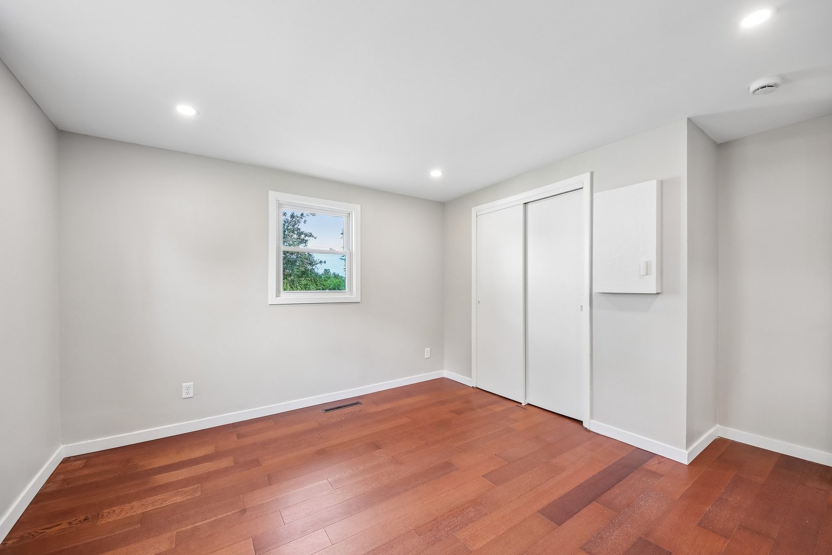 255 N Hunter Avenue Property Photo 19