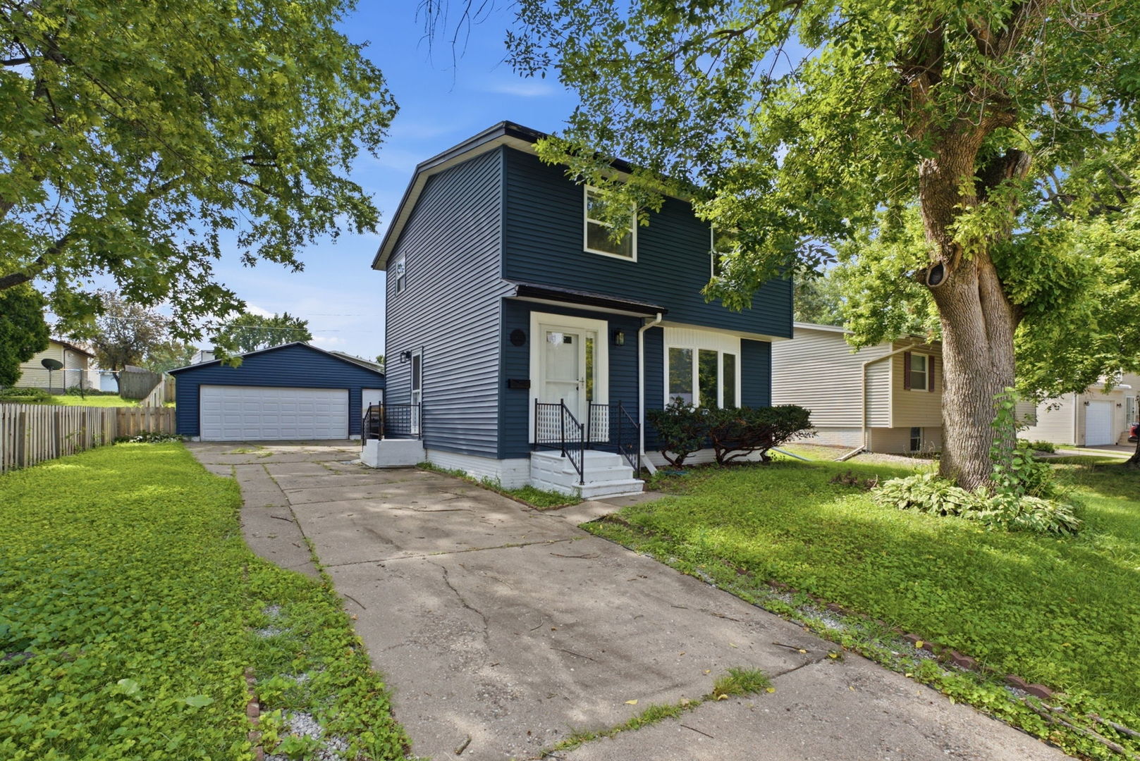 1903 Kings Drive Property Photo 2