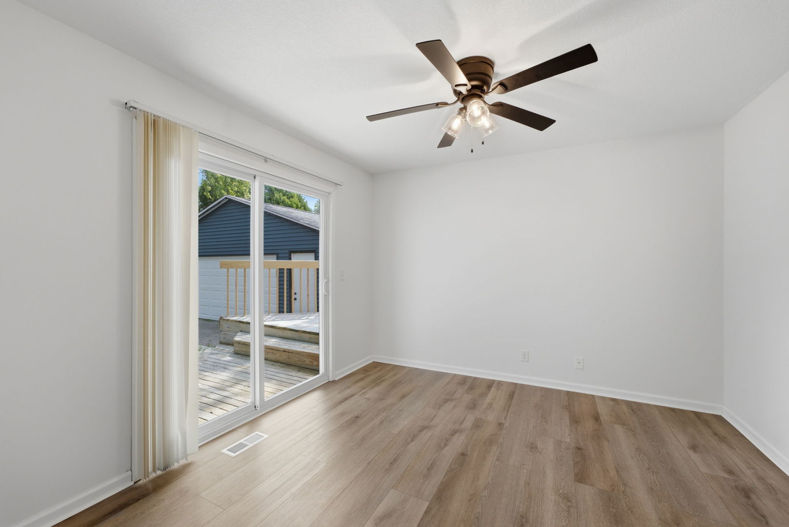 1903 Kings Drive Property Photo 12