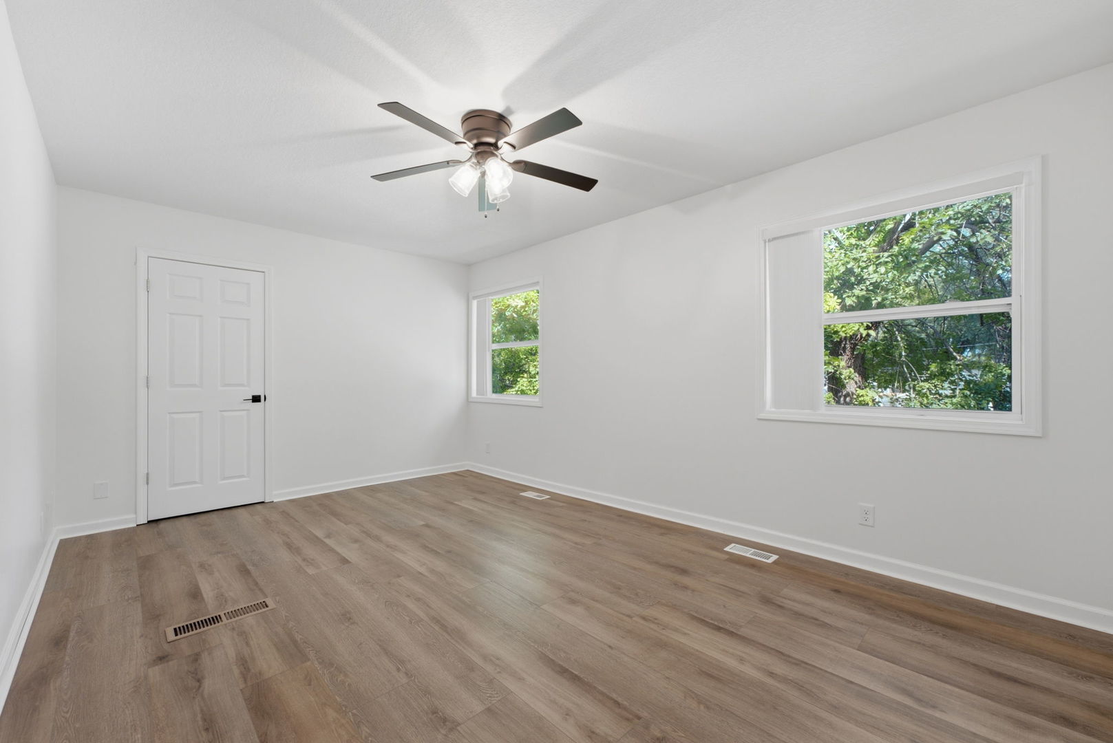 1903 Kings Drive Property Photo 16