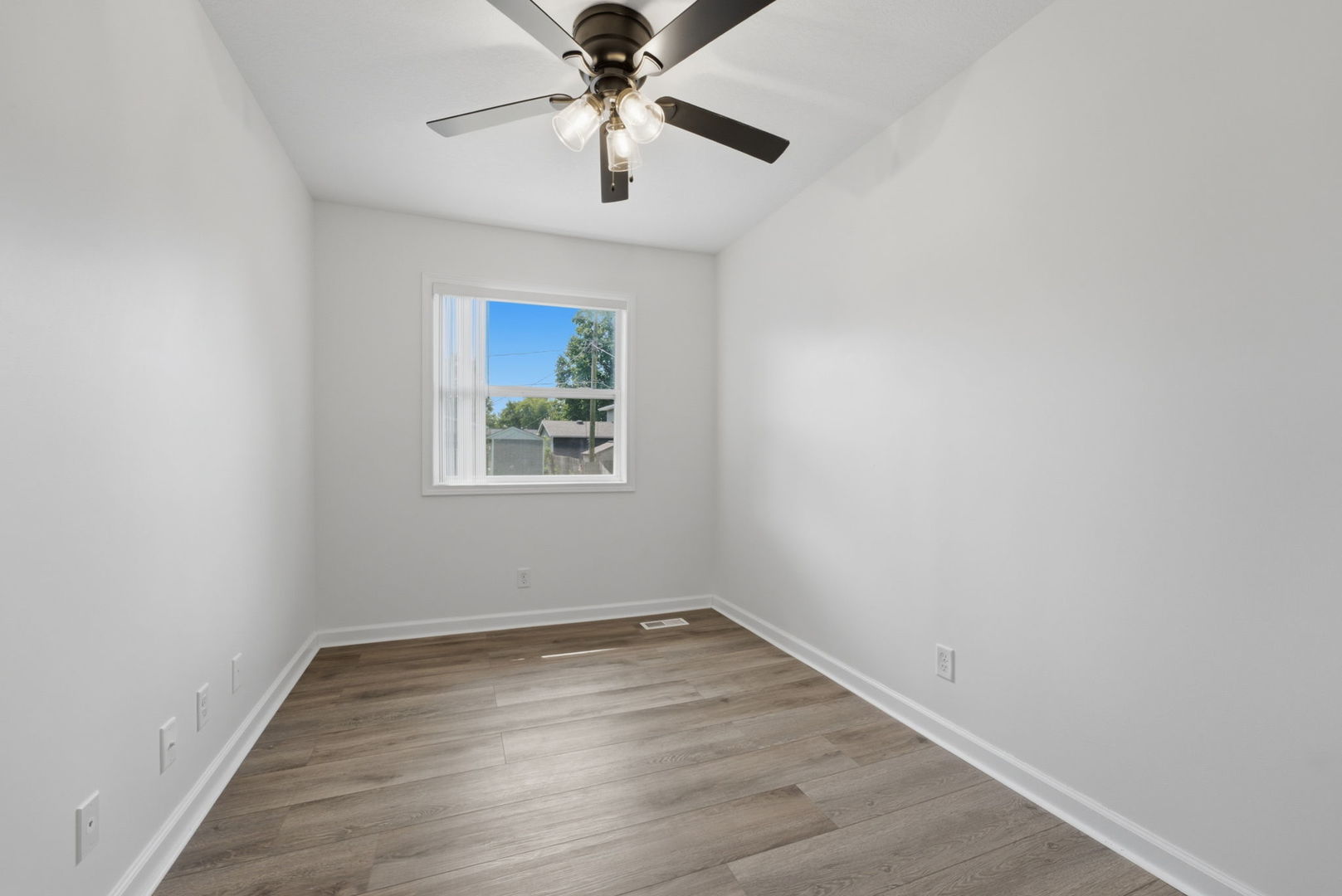 1903 Kings Drive Property Photo 21