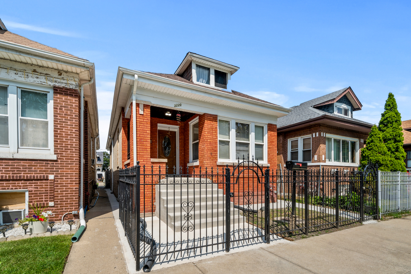 3220 W 65th Street Property Photo 2