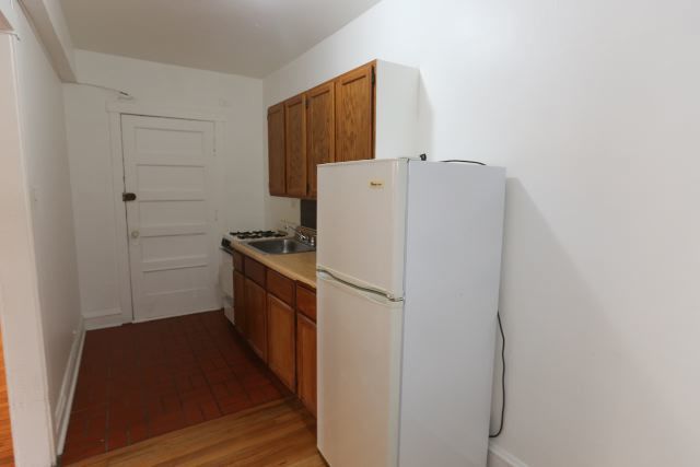 4608 N Beacon Street 2a Property Photo 4