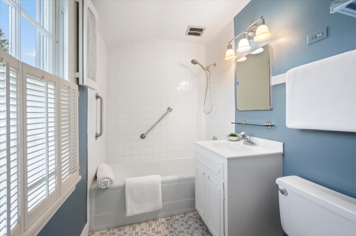 3211 Park Place Property Photo 21